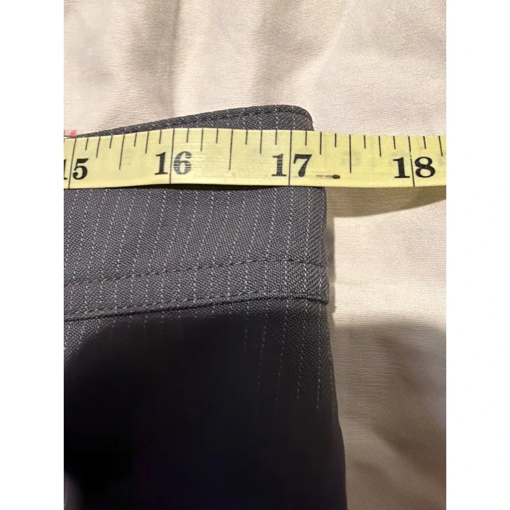 Lululemon Mens ABC Cargo Shorts Grey Pinstripe Size 36 Zipper Pockets Hiking